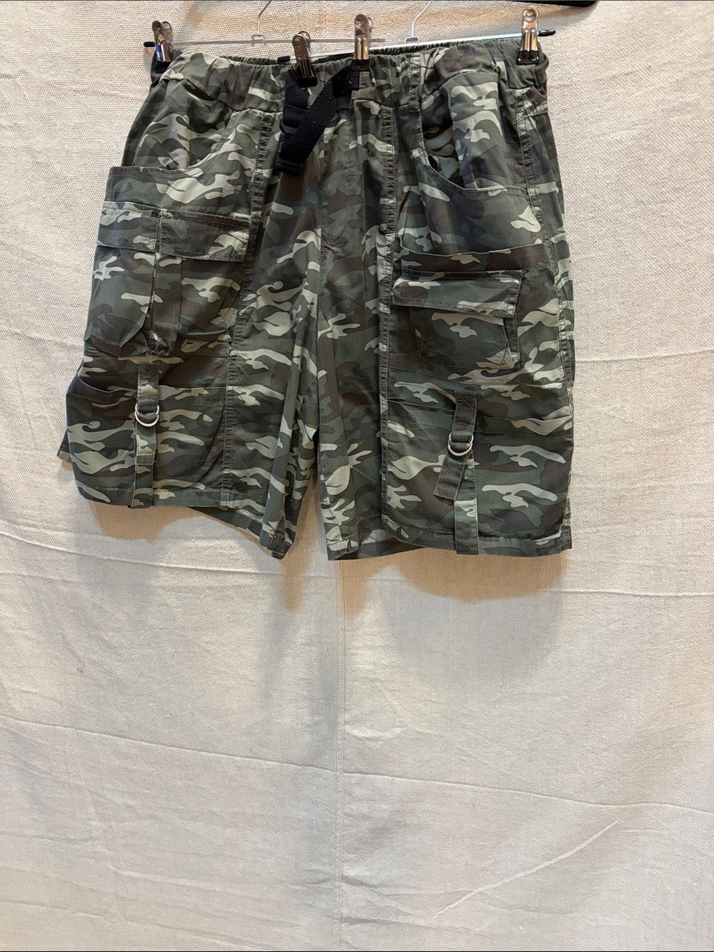 Angel Kiss Men's Green Camouflage Cargo Shorts with Utility D-Rings